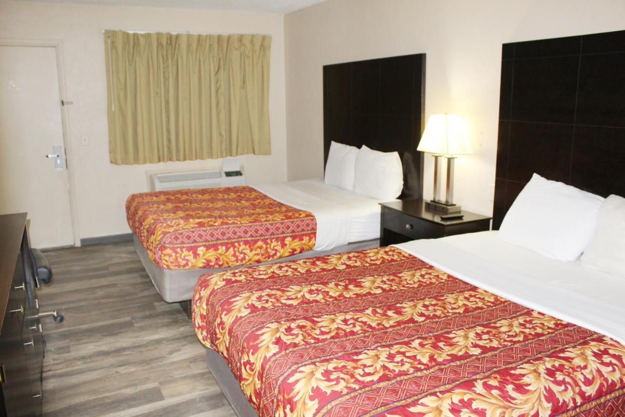 Huntington Inn Esterno foto